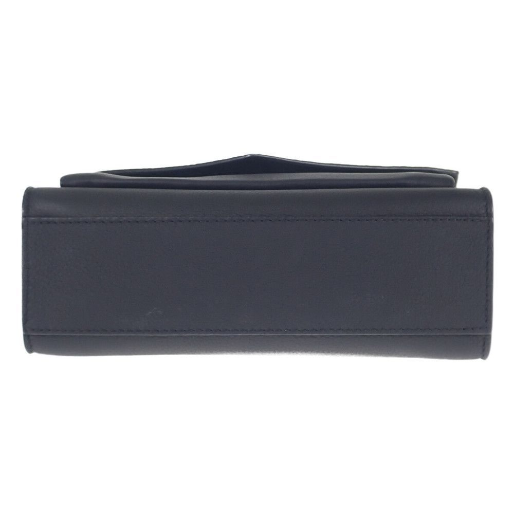 Louis Vuitton My LockMe BB Monochrome Shoulder Bag Calfskin Black - Picture 4 of 8